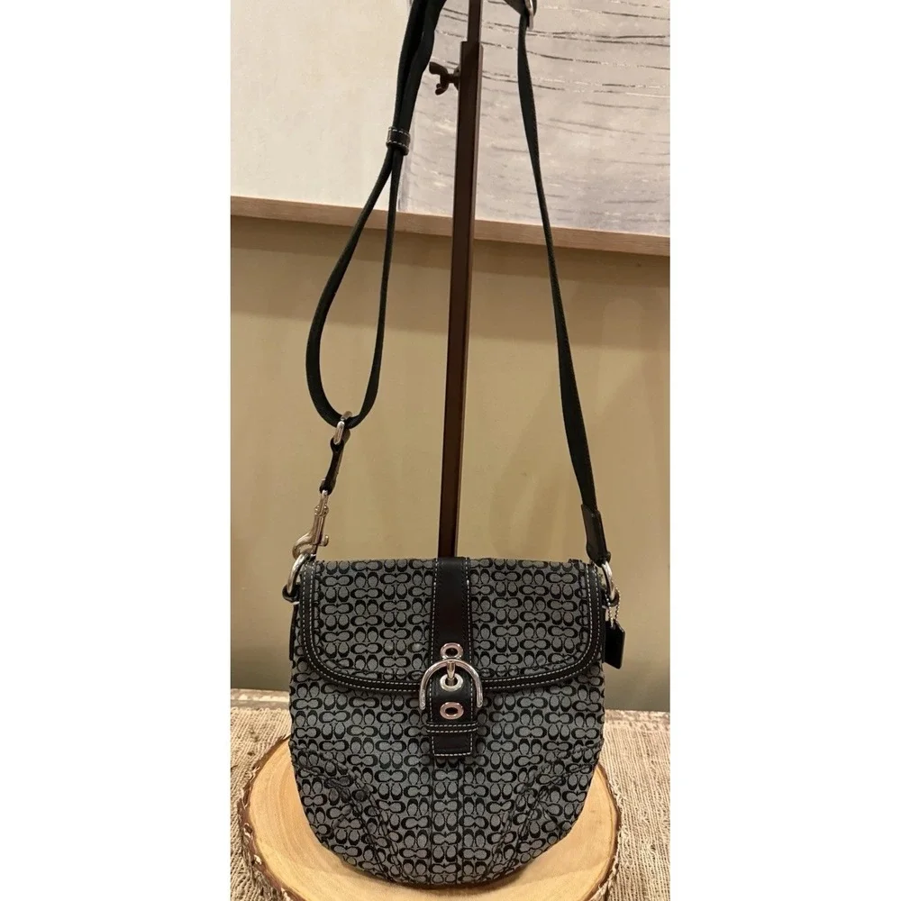 Vintage Y2K Coach‎ Soho Demi Crossbody Black Buckle Bag Signature Logo Jacquard